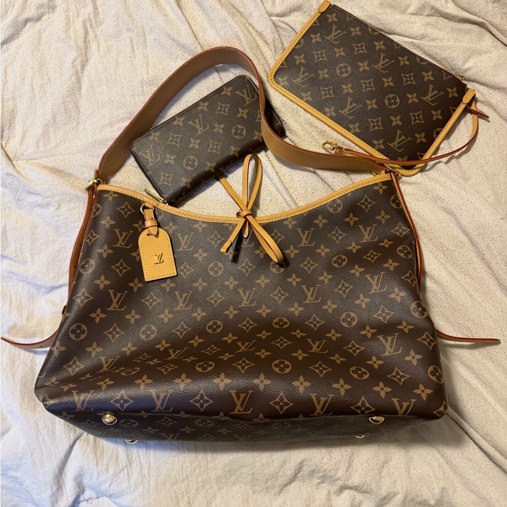 LV Carryall bag with matching wallet
